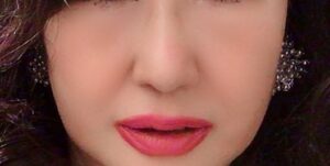 みずみずしい肌女性
