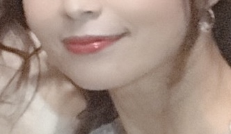 すっきりしたフエスライン女性