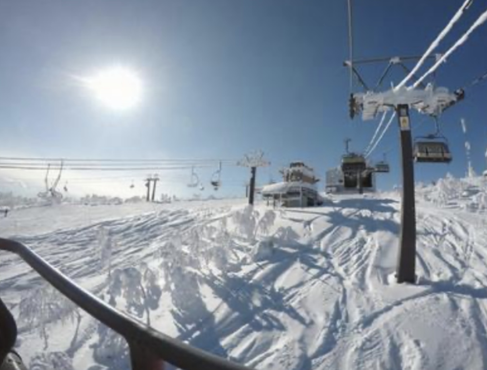 雪の照り返しにより雪焼けの要素が高まります