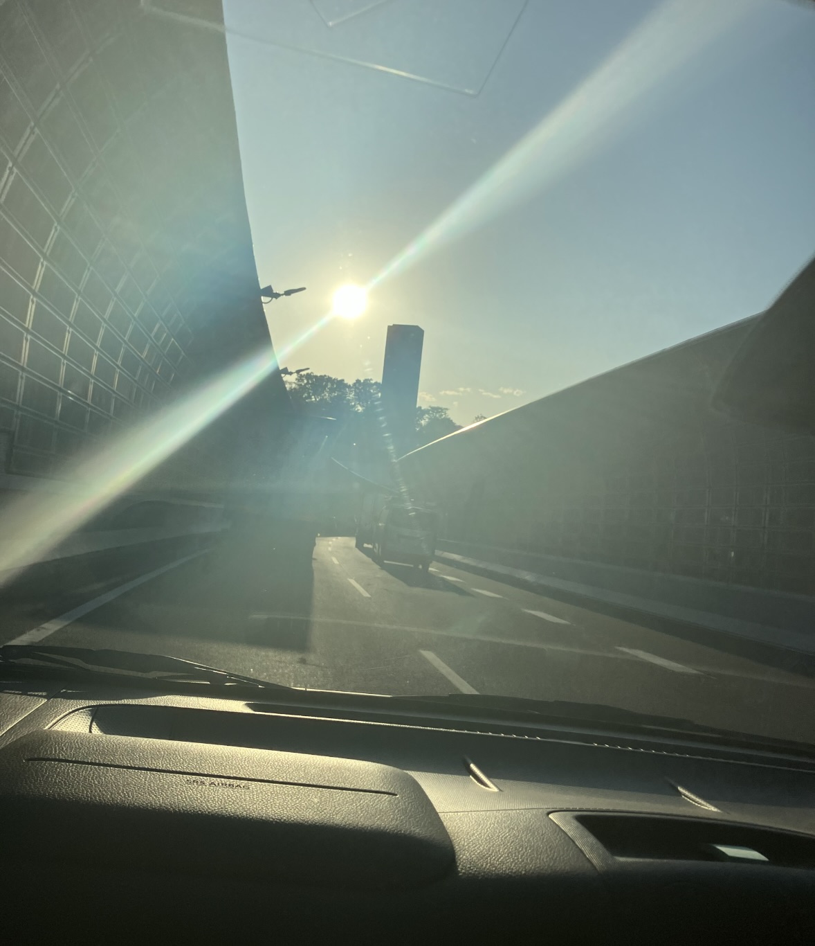 車の中でも紫外線浴びます